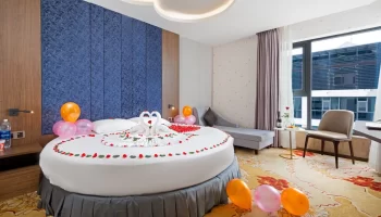 Deluxe Honeymoon