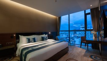 Queen Ann Hotel Nha Trang Grand Suite Sea View Balcony