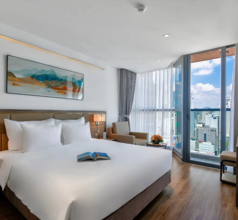Deluxe Partial Ocean View