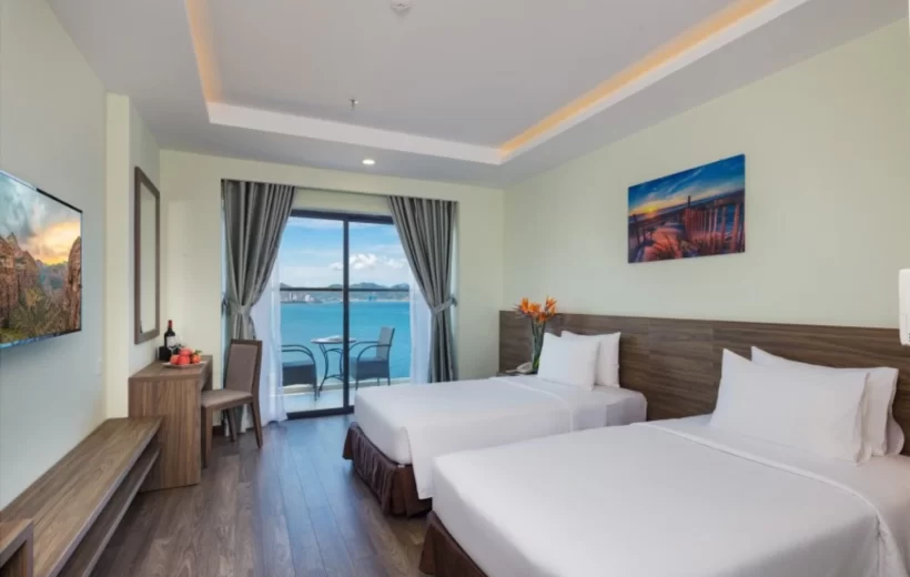 Premier And Balcony With Sea View